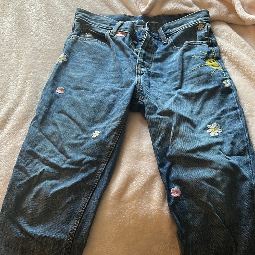 Old Navy size 4 embroidered jeans- only worn once!